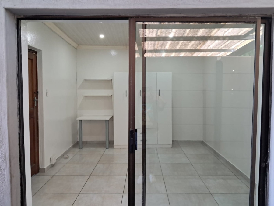 To Let 1 Bedroom Property for Rent in Matroosfontein Western Cape